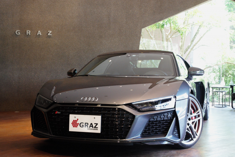 アウディ R8 V10 performance 5.2 FSI quattro S tronic　ダイヤモンドステッチシート　B&Oサウンド