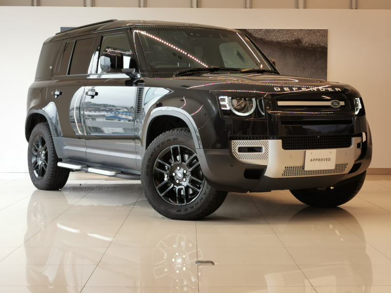 ランドローバー ディフェンダー 110 SE 2．0L P300 4WD 1オーナー 19インチスタイル6010ホイール ヒーター付きフロントシート 固定式サイドステップ アダプティブクルーズコントロール レーンキープアシスト ブラインドスポットアシスト 3Dサラウンドカメラ 禁煙車 スペアホイールカバー  デュアルゾーンエアコン