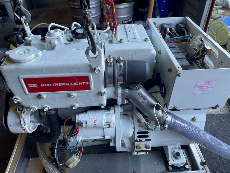 NORTHERN LIGHTS ノーザンライツ発電機 6KW　M673L3.3