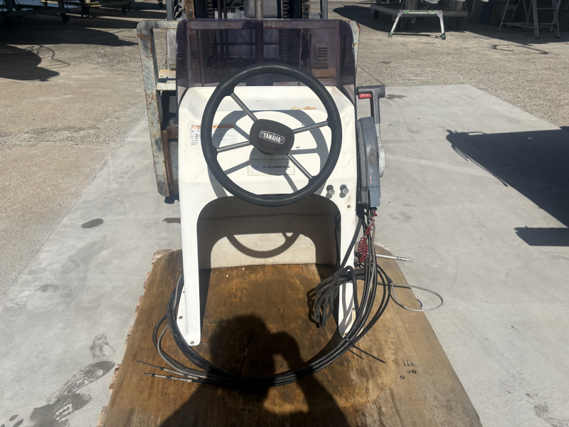 センターコンソールてケーブルハンドル センターコンソールとケーブルハンドル