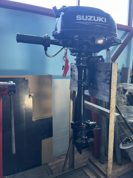 スズキ スズキ　DF　2馬力　展示品（新品）