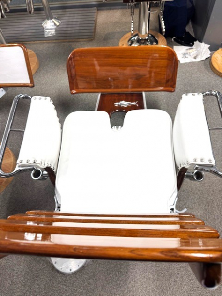 マーレイ 130ポンドファイティングチェア