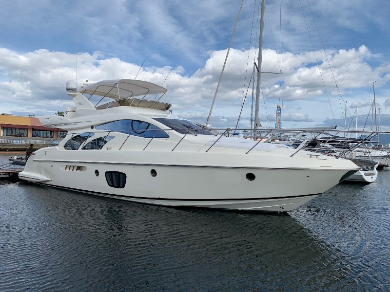 アジムット 55 Flybridge