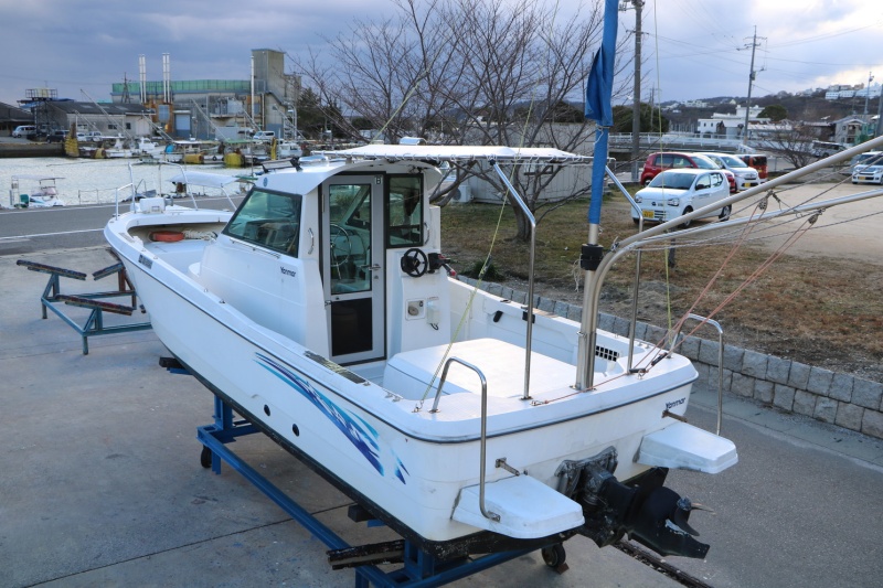 ヤンマー LF26BZ 4JH3-DTZ（ハイパワー125馬力） 中古艇 株式