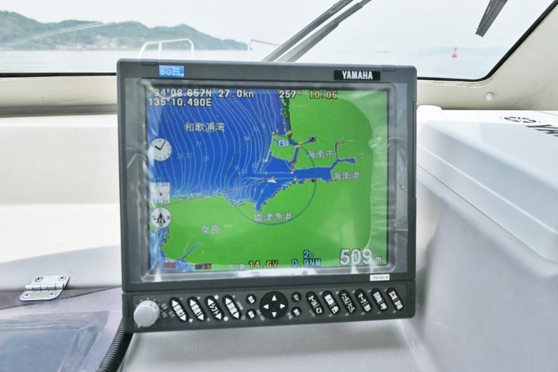 中古艇情報 ヤマハ YD-26 CUDDY D270/129馬力4気筒エンジン仕様