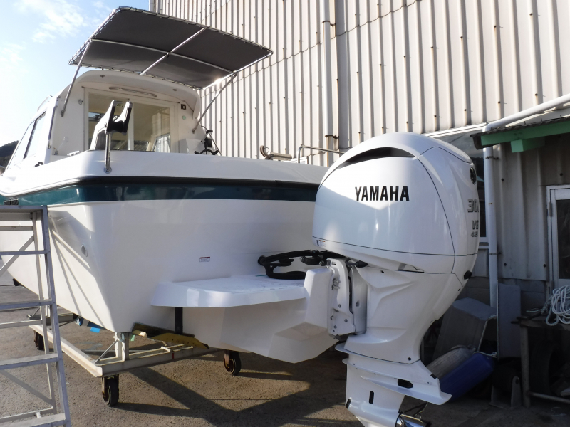 ヤマハ Fc 27 船外機仕様f300馬力 日生マリーナ本店にて展示 中古艇 新艇情報 神戸ハーバーマリーナ Www Hinase Marina Co Jpp 中古艇検索サイト ボートワールド