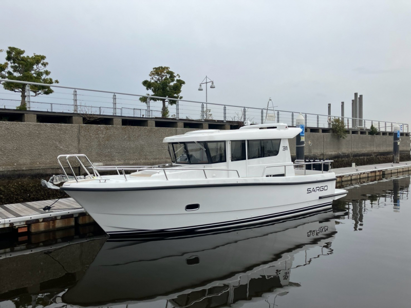 SARGO 31 即納　展示未登録新艇（33ft/9.99m）