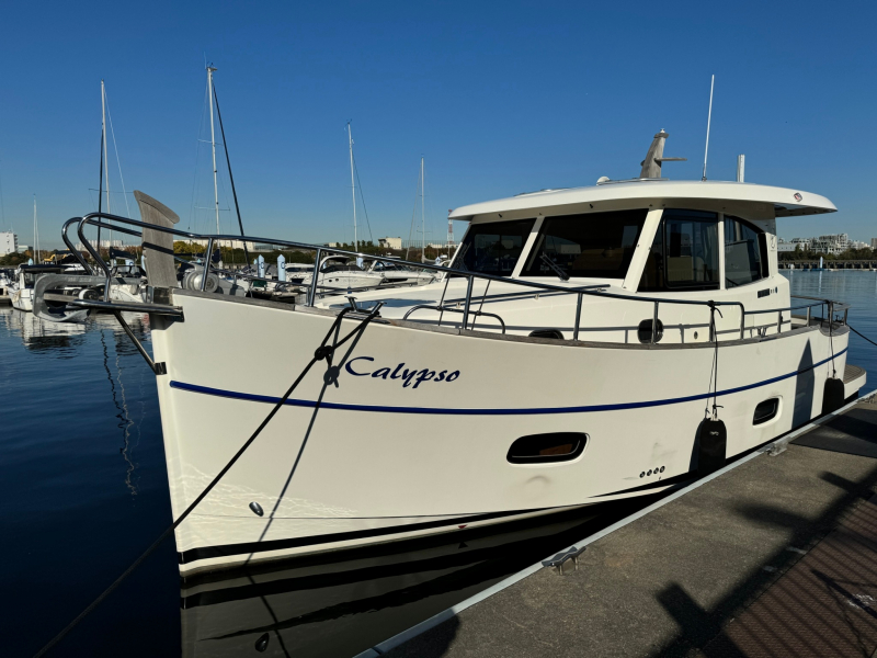 中古艇情報 Sasga Yachts MENORQUIN 34 HT 即納中古艇（34ft