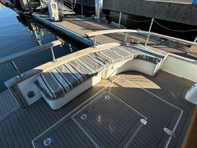 Sasga Yachts MENORQUIN 34 HT 即納中古艇（34ft/10.53m） 中古