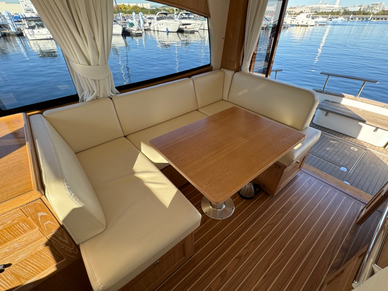 Sasga Yachts MENORQUIN 34 HT 即納中古艇（34ft/10.53m） 中古