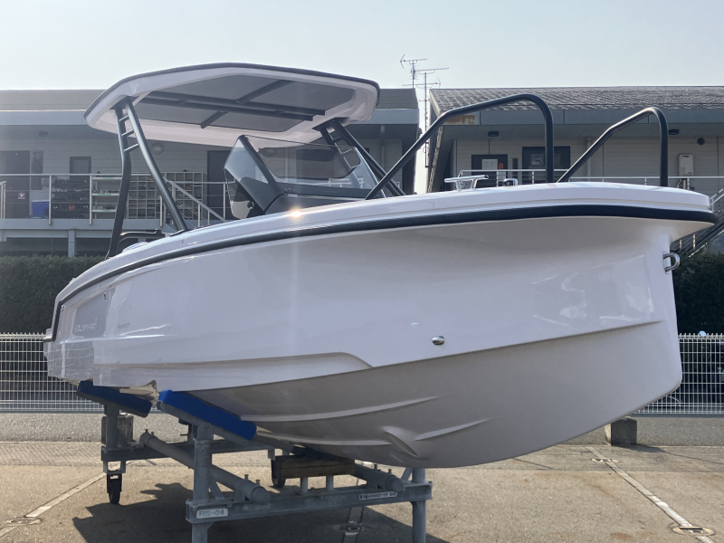 新艇情報 AXOPAR 22 T-Top 即納 展示未登録新艇（25ft/7.8m