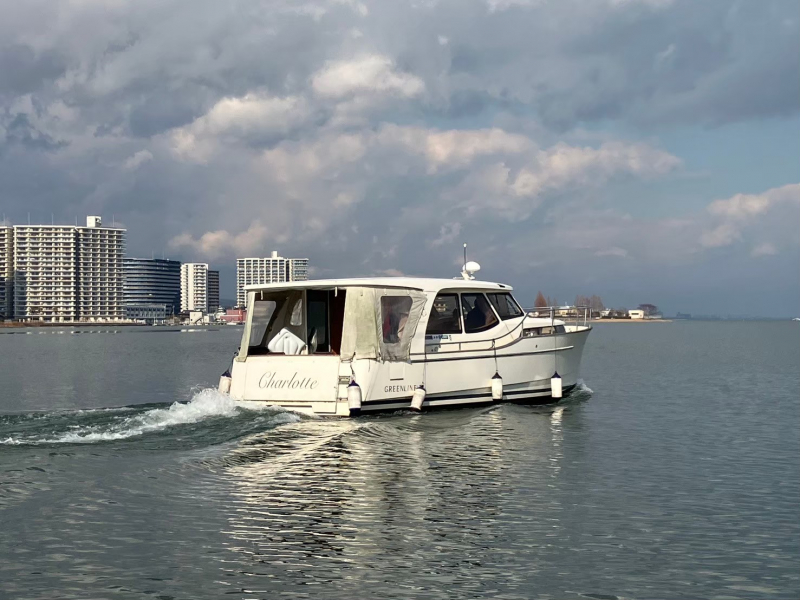 GreenLine 33 即納中古艇（33ft/9.99m） 中古艇・新艇情報 株式