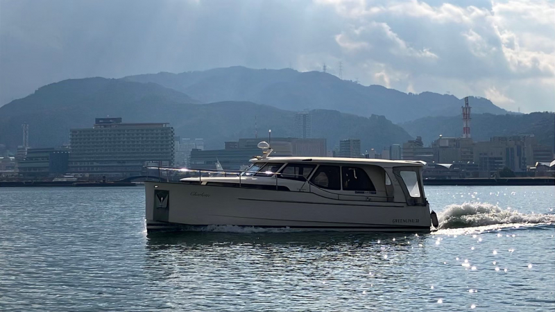 中古艇情報 GreenLine 33 即納中古艇（33ft/9.99m） | 中古艇
