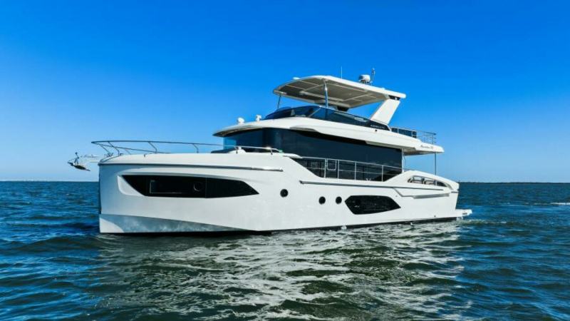 アブソルート Navetta53 Absolute Navetta 53｜2025年式・SeaKeeper 6搭載の3ステートルームNavetta