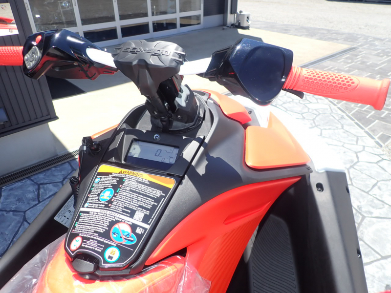 新艇情報 シードゥ SPARK 3UP iBR TRIXX 2025モデル☆ドラゴン