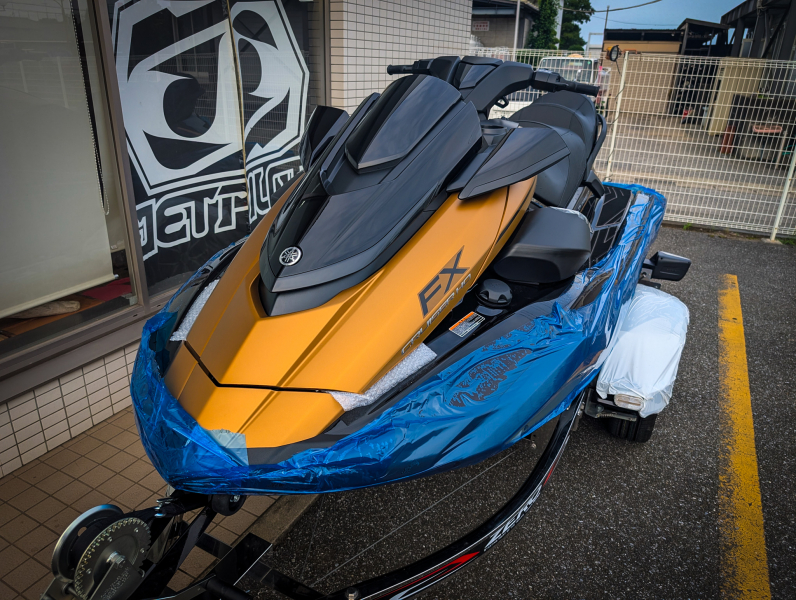 ヤマハ FX-Cruiser HO 艇体と1900㏄ニューエンジンのベストバランスを追求したハイパフォーマンスモデル。