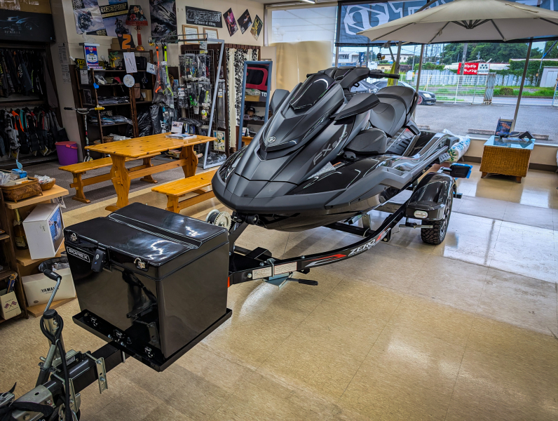 ヤマハ MJ-FX　SVHO お買い得　スーパーチャージャー搭載　250馬力モデル　と　トレーラーのセット