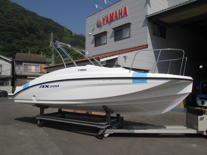 ヤマハ AX220 新艇