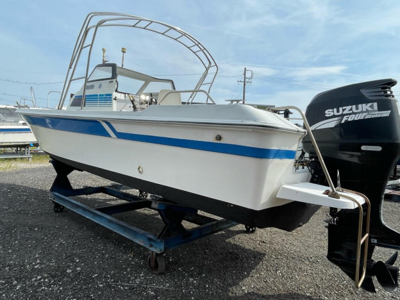 中古艇情報 ヤマハ UF-25 人気サイズのウォークアラウンド艇 中古艇情報 ヤマハ UF-25 人気サイズのウォークアラウンド艇