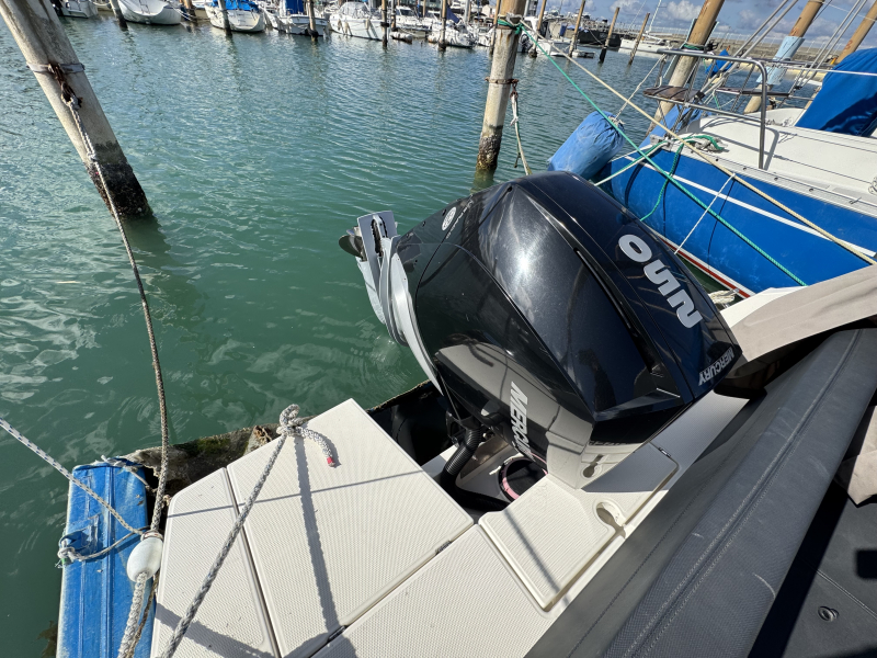 中古艇情報 PARKER 790 EXPLORER 水中ライト付き | 中古艇・新艇