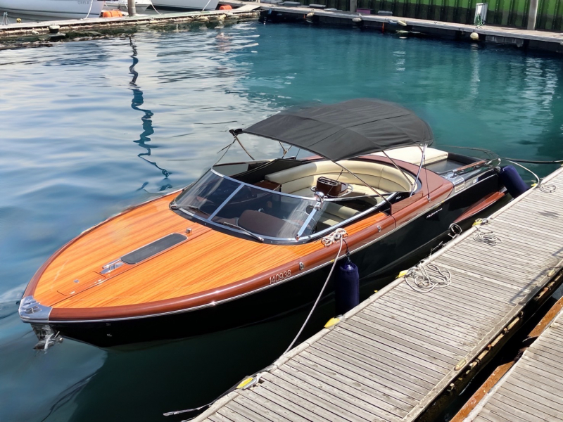 中古艇情報 リーバ 33 Aquariva Good Condition | 中古艇・新艇
