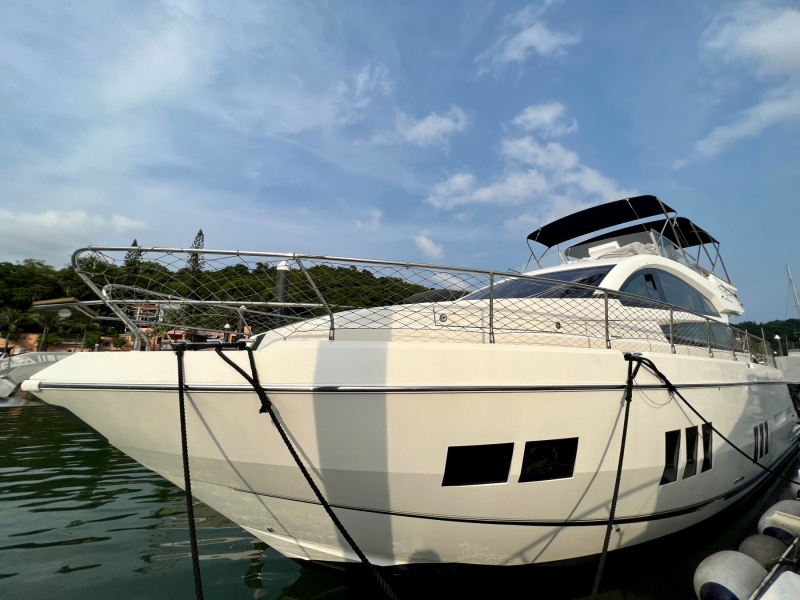 フェアライン Squadron50 中古艇　（係留地：香港）/ ーFAIRLINE日本総代理店ー　新艇の受注受付中！