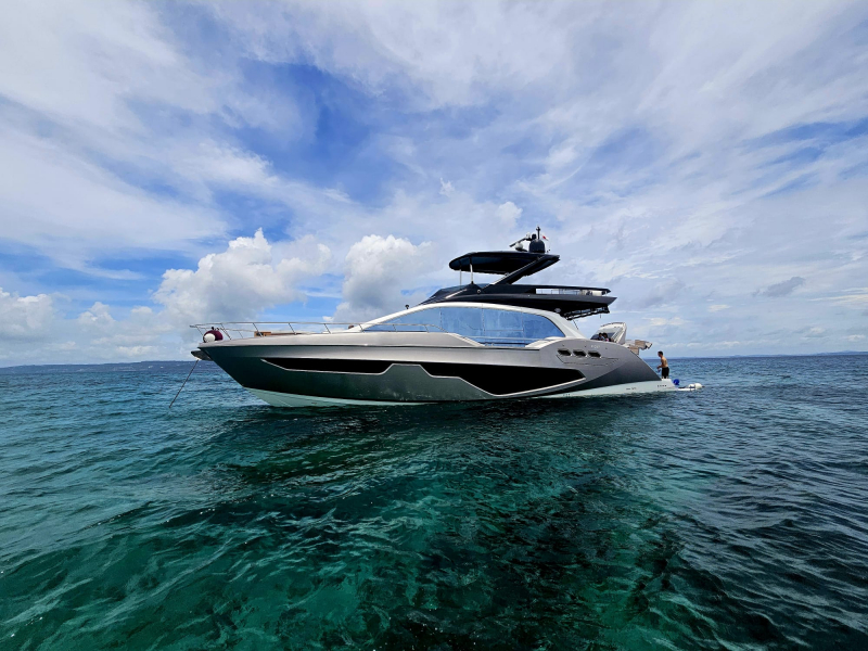 Sessa Marine 68 Gullwing Fly ｜所在地：沖縄（日本）