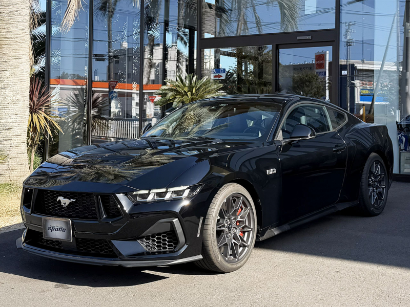 フォード マスタング GT　パフォーマンスマフラー　格納ミラー　マグネライドコントロール　バックカメラ　オプション多数