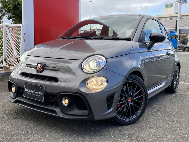 アバルト 695 コンペティツィオーネ　ディーラー車　Apple CarPlay　Bluetooth　純正17インチアルミホイール　メーカー保証継承