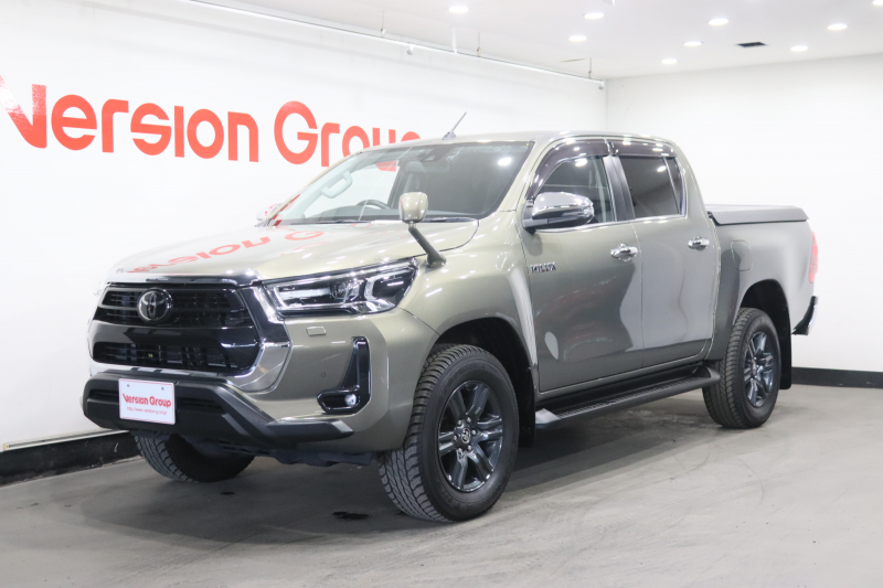 トヨタ ハイラックス Z　新車保証継承付　ディーゼルターボ　4WD　SDナビ　フルセグ　バックカメラ　レーダークルコン　クリアランスソナー　レーンアシスト　衝突被害軽減　ETC　ドラレコ　LEDライト　17AW