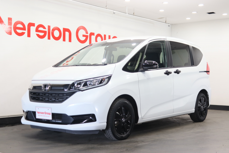 ホンダ フリード ハイブリッド　Gブラックスタイル　全国3年保証付　ワンオーナー　禁煙車　メモリーナビ　フルセグ　バックカメラ　レーダークルコン　レーンアシスト　衝突被害軽減　シートヒーター　7人乗り3列シート　両側電動スライドドア　15AW