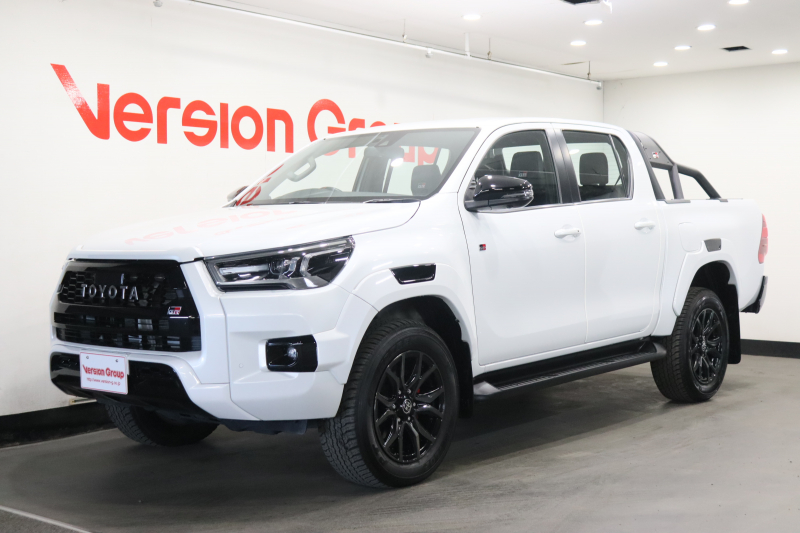 トヨタ ハイラックス Z　GRスポーツ　全国3年保証付　ディーゼルターボ　GRスポーツバー　ベッドライナーカバー　TOYOTAデカール　メモリーナビ　フルセグ　全周囲カメラ　レーダークルコン　クリアランスソナー　レーンアシスト　衝突被害軽減