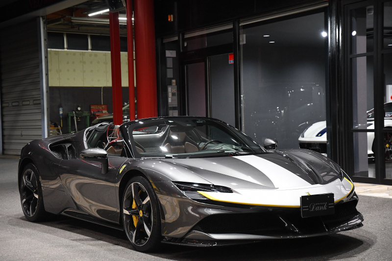 フェラーリ SF90 スパイダー ディーラー車　1オーナー　アセットフィオラノ　麻布店展示車両