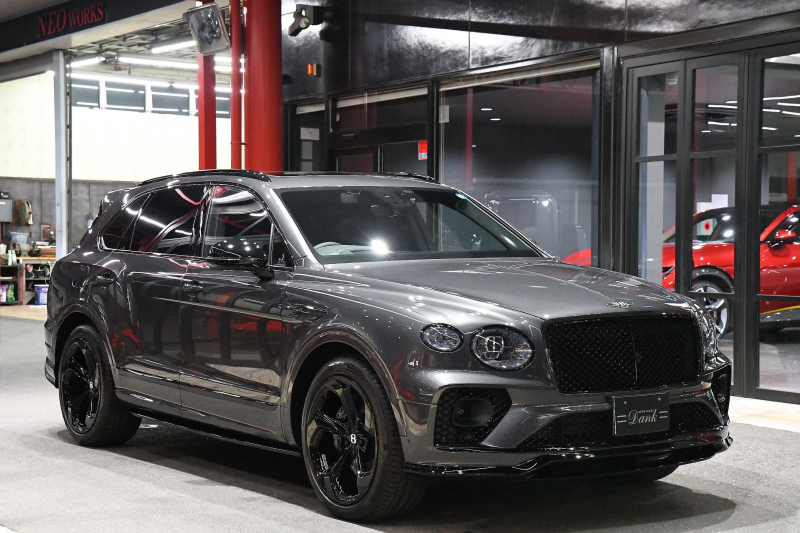 ベントレー ベンテイガ S　ディーラー車　1オーナー　右　ツーリングスペック　22インチブラックホイール　麻布店展示車輛