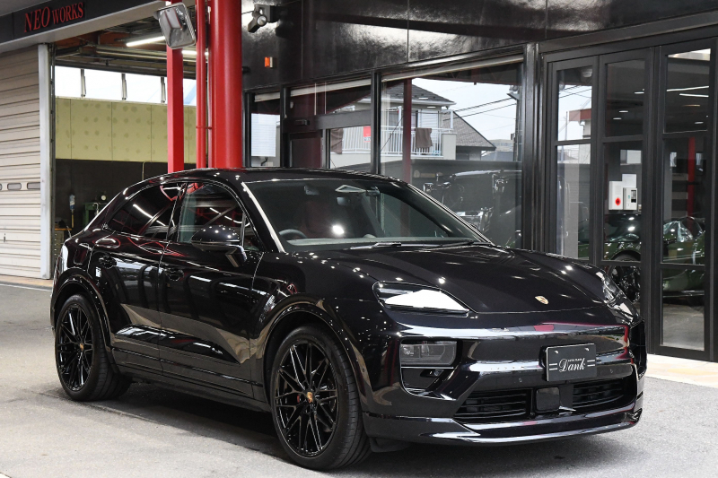 ポルシェ マカン 4S　ディーラー車　22インチホイール　パノラマルーフ