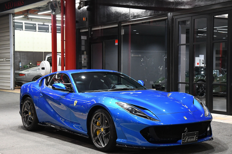 フェラーリ 812 スーパーファスト ディーラー車　1オーナー　ブルーカーボン