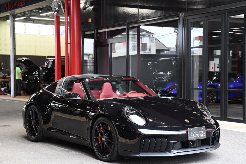 ポルシェ 911(Type992) タルガ4GTS　ディーラー車　1オーナー　メーカー保証付き　左ハンドル　
