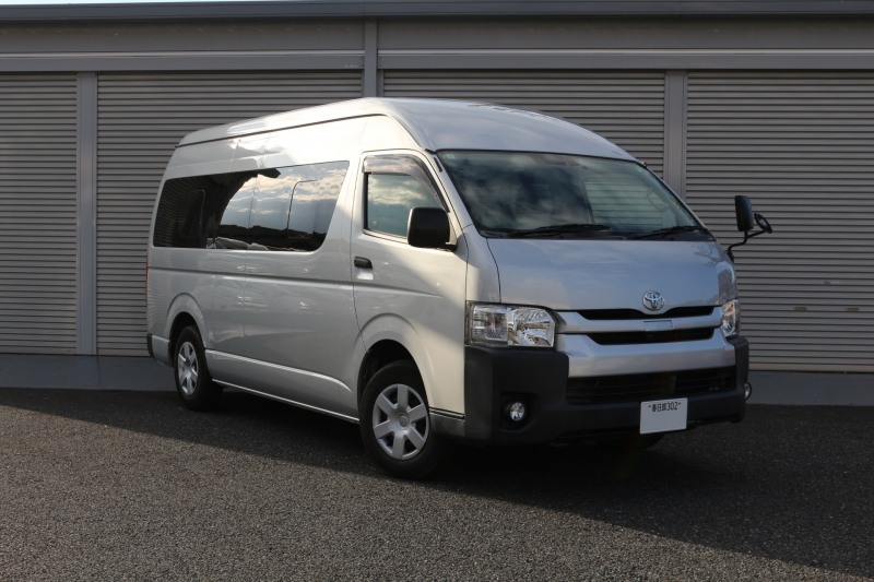 トヨタ ハイエース コミューターGL　2.7G　4WD　10人乗り3ナンバーワゴン乗用登録