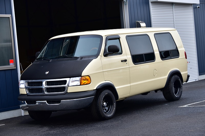 ダッジ ラム バン ミディアム コンバージョン