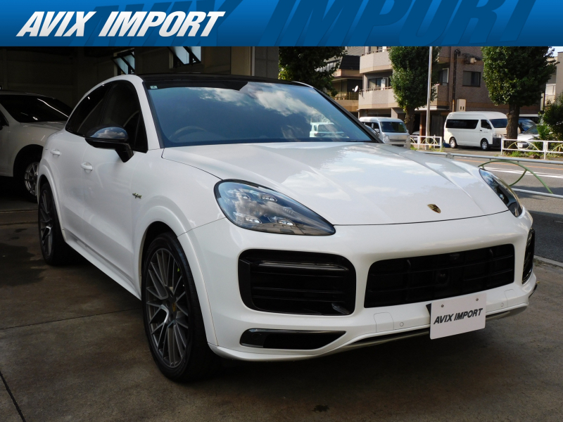 ポルシェ カイエンクーペ E-Hybrid ｽﾎﾟｰﾂﾃﾞｻﾞｲﾝPKG＆ｶｰﾎﾞﾝﾃﾞｻﾞｲﾝPKG ｽﾎﾟｰﾂｸﾛﾉPKG ﾊﾟﾉﾗﾐｯｸR 黒革 Sﾋｰﾀｰ ｶｰﾎﾞﾝｲﾝﾃﾘｱ 5人乗り PCMﾅﾋﾞ BOSE 全周ｶﾒﾗ＆PAS ACC＆LCA LEDﾏﾄﾘｯｸｽHL(PDLSﾌﾟﾗｽ付) ｽﾎﾟｰﾂｴｸﾞｿﾞｰｽﾄ PDCC＆PASMｴｱｻｽ 専用ｷｬﾘﾊﾟｰ 純正22AW 禁煙