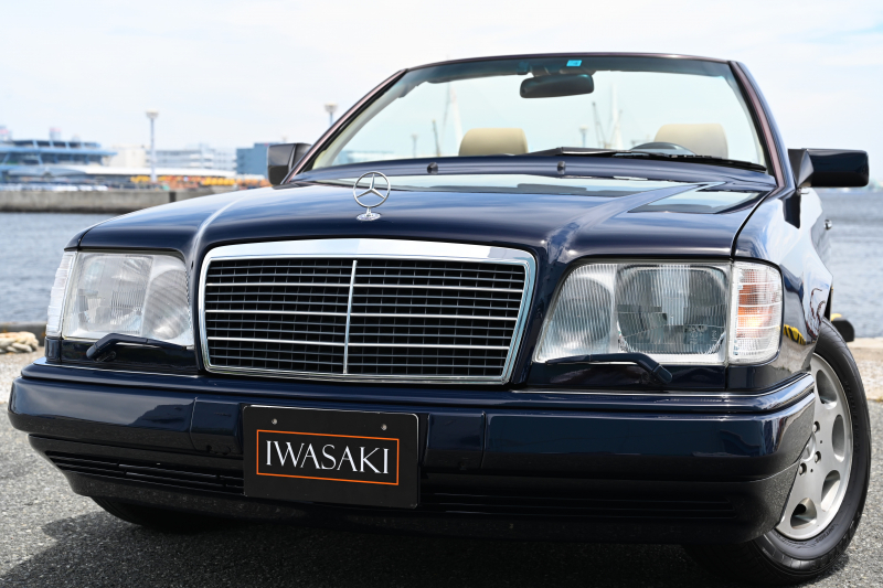 メルセデスベンツ Eクラス W124後期E320カブリオレ特注フルオーダーモデルドイツ本国新車並行医療法人禁煙屋根保管雨天未使用車左ハンドル超希少カラーミッドナイトブルー＆ベージュレザーインテリア＆ブルーソフトトップ低走行5.1万Kmコレクター物ウォールナットウッドパネル＆ウッドコンビステアリングお探しのお客様必見です！！