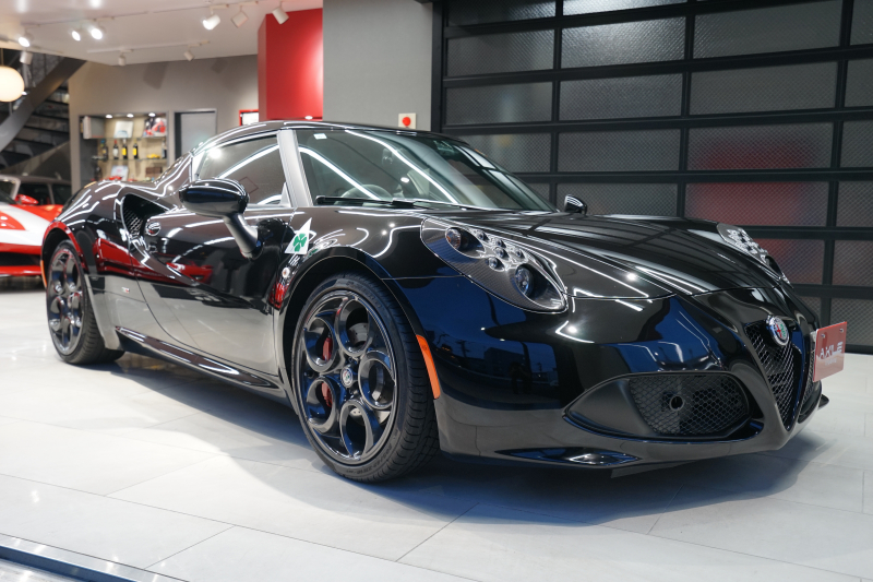 アルファロメオ 4C 最終モデル　ディーラー車　1オーナー　走行4460km　スポーツPKG　レザーPKG　デジタルインナーミラー/ドラレコ　