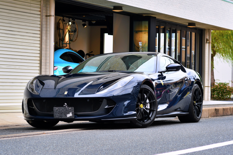 フェラーリ 812 スーパーファスト 走行2,600キロ