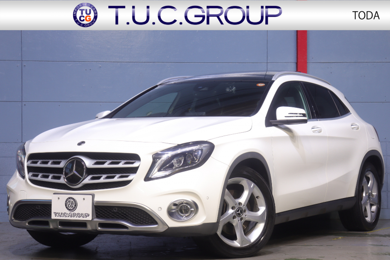 メルセデスベンツ GLA GLA220 4MATIC ﾌﾟﾚﾐｱﾑ&ﾚｰﾀﾞｰPKG　後期ﾓﾃﾞﾙ ACC 黒革 ﾊﾟﾉﾗﾏｻﾝﾙｰﾌ 8ｲﾝﾁﾜｲﾄﾞﾅﾋﾞ CarPlay harman/kardonｻｳﾝﾄﾞ LEDﾍｯﾄﾞﾗｲﾄ 自動ﾘｱｹﾞｰﾄ 18ｲﾝﾁAW　2年保証付