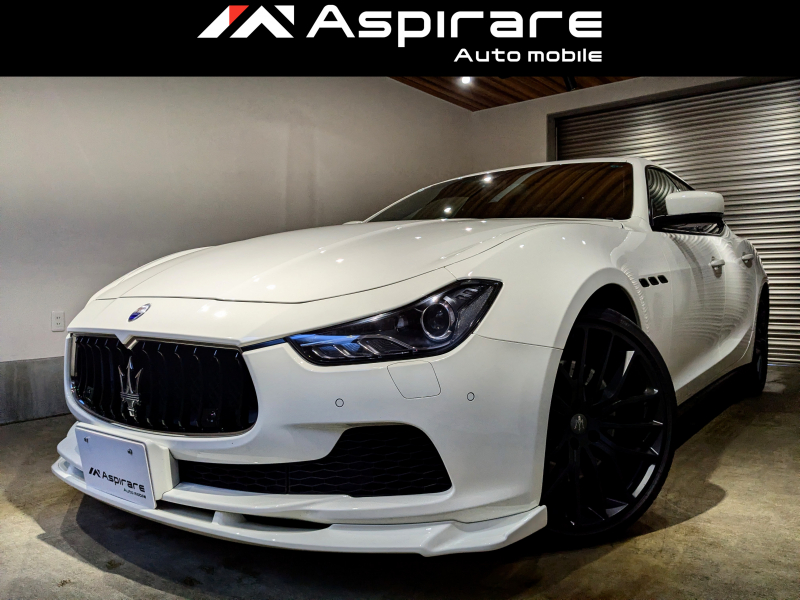 マセラティ ギブリ S スカテナート　特別限定車　レッドレザーシート　サンルーフ　　チターノ21インチアルミホイール　カーボンインテリア　ブルーキャリパー　フロントリップスポイラー