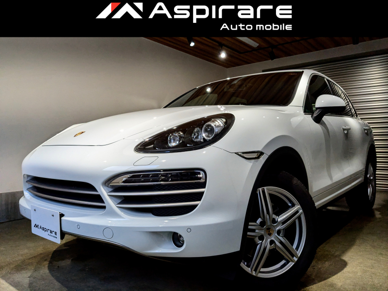 ポルシェ カイエン プラチナED　特別仕様車　パノラマサンルーフ　スポーツクロノパッケージ　ブラックレザーシート　スポーツデザインステアリング　エントリードライブ