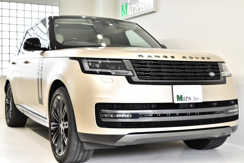 ランドローバー レンジローバー 4.4 P530 SWB ファーストエディション 正規ディーラー車 サンセットゴールド 23インチグロスブラックホイール リアエンターテインメント ブラックコントラストルーフ メリディアンサウンド 右ハンドル