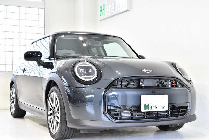 MINI(ミニ) ミニ クーパーS 7速AT 正規ディーラー車 1オーナー 低走行車輛 有償ボディーカラー：レジェンドグレー 17インチパラレルスポーク2トーンAW ブラックカラールーフ ヘッドアップディスプレイ 右ハンドル【保証継承R10年2月迄】