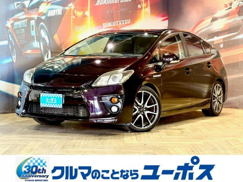 トヨタ プリウス Sツーリングセレクション・G’s　トヨタ純正SDナビ（Bluetooth／DVD／フルセグ／CD）　バックカメラ　ETC　HIDヘッドライト　革巻きステアリング　18インチアルミ　革巻きステアリング　フォグランプ　スマートキー