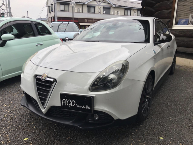 アルファロメオ ジュリエッタ クアドリフォリオ　ヴェルデ　純正エアロ　18インチアルミホイール　フルセグHDDナビ　レザーシート　パワーシート　右ハンドル　6速マニュアル　正規輸入車　HIDヘッドライト